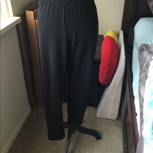 Women’s athletic pants